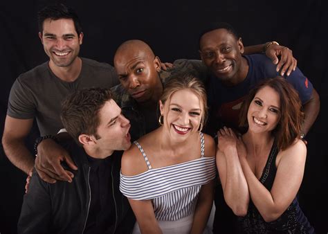 Supergirl Cast - Comic Con 2016 - Supergirl (2015 TV Series) Photo ...