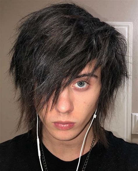 Cute Emo Hairstyles That'll Make You Feel Edgy And Adorable - hinoandblood