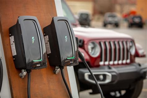 Jeep Will Roll Out 4xe Charging Stations At 'Badge of Honor' Trailheads ...