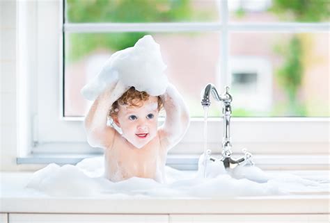 Products to select and products to avoid when bathing your kids- NABILA K