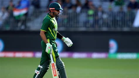 NZ vs Pak semi-final T20 World Cup - Babar Azam struggling inelegantly ...