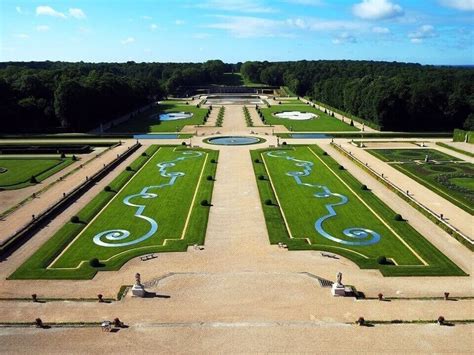 Vaux le Vicomte | Great Gardens of the World