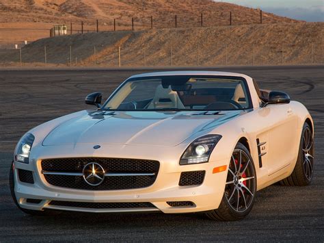 Mercedes-Benz SLS AMG GT Roadster Gets Reviewed by AutoBlog - autoevolution