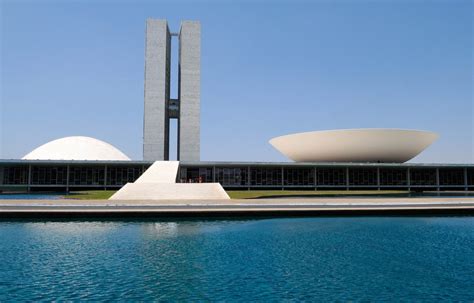 Brasilia, la capitale futuriste du Brésil fête ses 60 ans