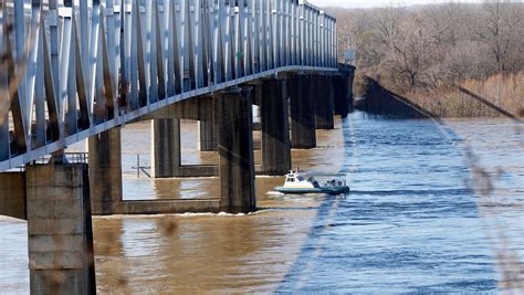 Mississippi River, bridge at Vicksburg reopened