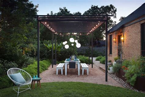 Open Dining Space Leading to Nature: Amazing Indoor-Outdoo - Furnizing