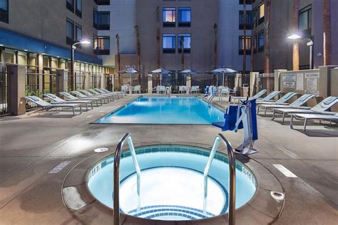 SpringHill Suites by Marriott Anaheim Maingate Pool: Pictures & Reviews ...