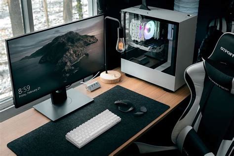 All black desk setups that will inspire you to adapt this modern ...