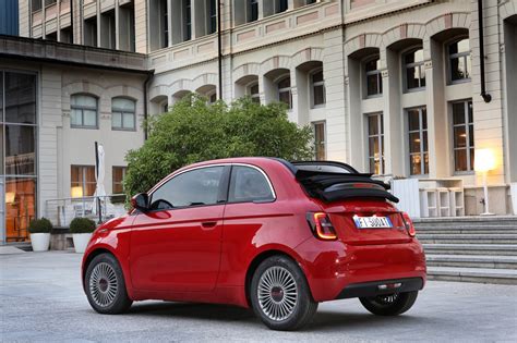 Fiat. A special series (RED) for the 500 and 500 Hybrid - Ace Mind