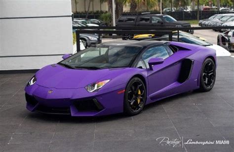 Arriba 46+ imagen lamborghini morado mate - Abzlocal.mx