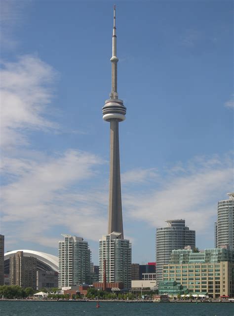 File:CN Tower, Toronto, Canada9.jpg - Wikimedia Commons