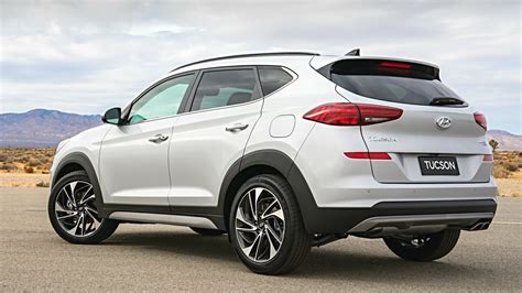 Hyundai Tucson White Pearl - Hyundai Tucson Review