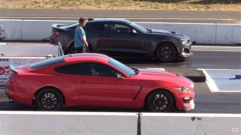 Mustang GT Vs Camaro SS Drag Race Is Neck And Neck - AboutAutoNews