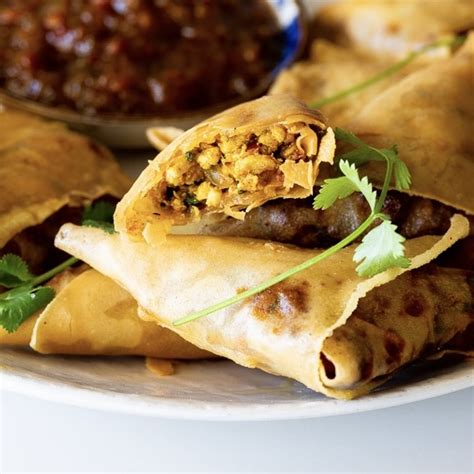 Spicy chicken samosas - Simply Delicious