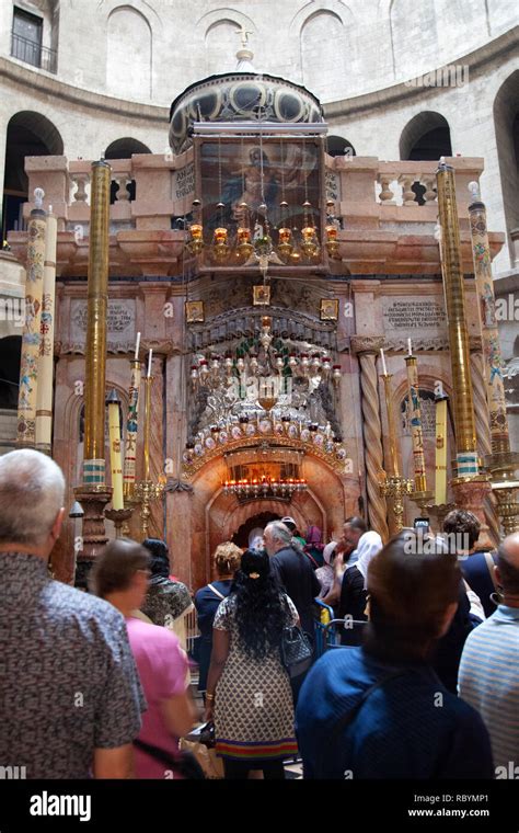 Aedicule Chapel in the Holy Sepulchre in Jerusalem, Israel Stock Photo ...