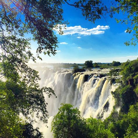 A Guide to Victoria Falls, Zambia and Zimbabwe - World of Wanderlust