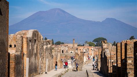 Skip-the-Line Pompeii & Vesuvius Tour: Fully Guided Day Trip From Rome