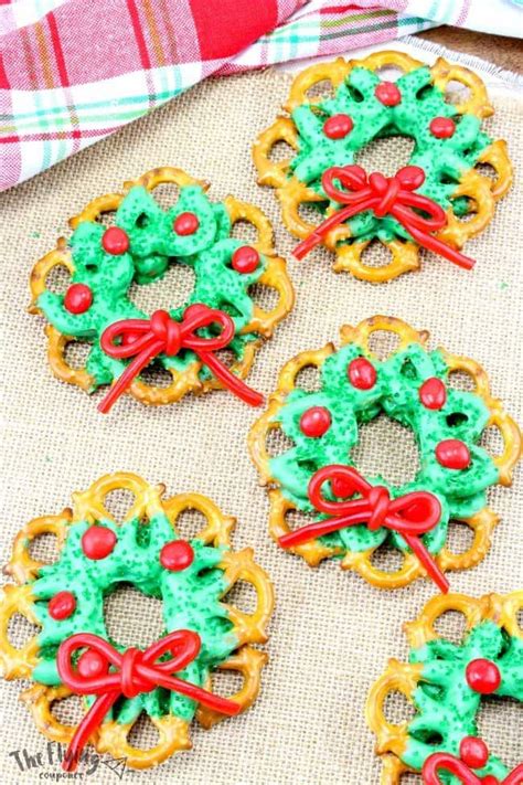 Chocolate Pretzel Christmas Wreaths | Chocolate pretzels christmas ...