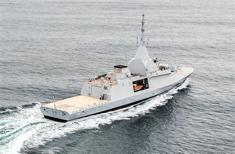 Primeira corveta Gowind 2500 da DCNS inicia testes de mar com sucesso ...