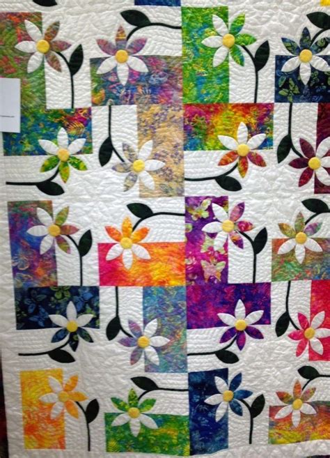 Batik Quilts Appliques (13) - Quilt in 2020 | Flower quilts, Quilts ...