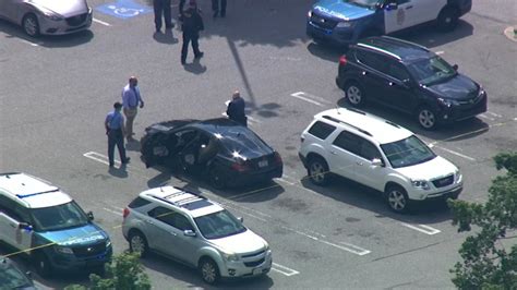 Triangle Town Center shooting: 1 man found shot in Raleigh mall parking ...