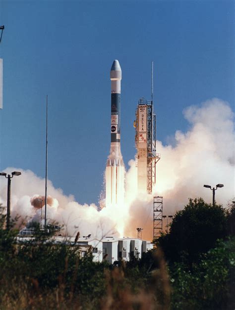 Mars Global Surveyor launches, November 7, 1996 | The Planetary Society