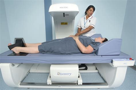 Bone density scan (DEXA scan) - How it is performed - NHS