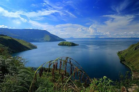 Legenda dan Asal Usul Cerita Danau Toba dan Pulau Samosir Lengkap