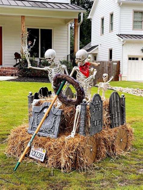 Scary Outdoor Halloween Party Decorating Ideas - DIY Inspired