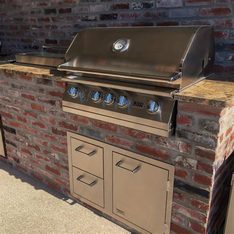 Lion 32-Inch Built-In Gas Grill – L75000 Stainless Steel | Extreme ...