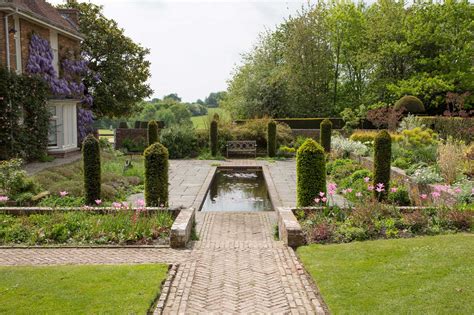 Hole Park Gardens in Kent will reopen on 1 April 2023 - Seven Wonders ...