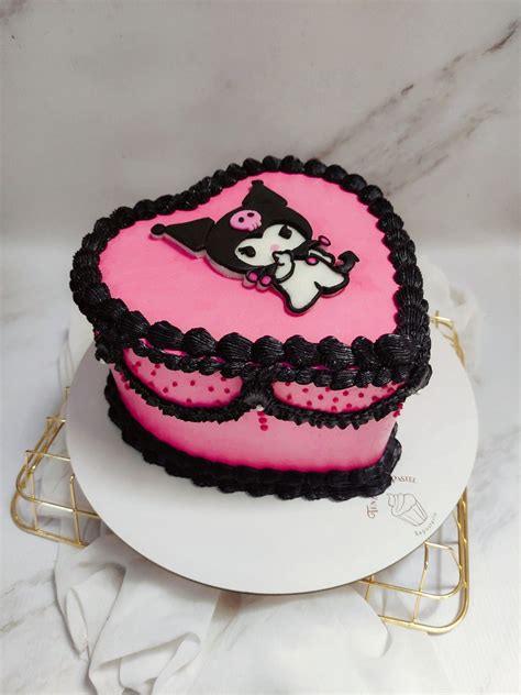 Kuromi cake | Cute birthday cakes, Mini cakes birthday, Pretty birthday ...