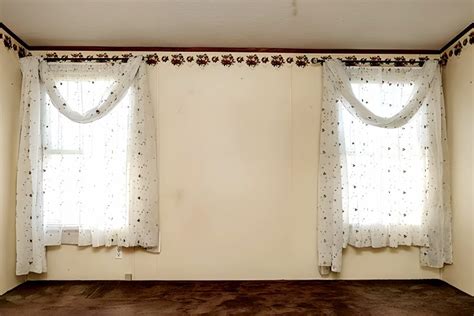 Mobile Home Window Treatments: Curtains, Blinds, and Shades