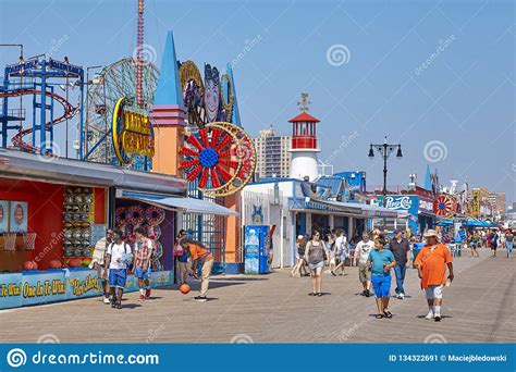 NPeople at the Coney Island Boardwalk on a Sunny Day. Editorial Photo ...