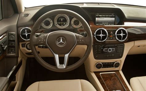 Review: The 2013 Mercedes-Benz GLK350 is compact crossover for small ...