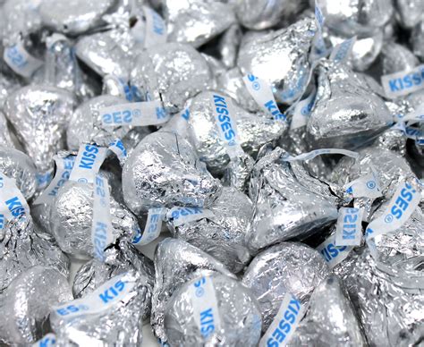 HERSHEY'S KISSES Milk Chocolate, Silver Foil (Pack of 2 Pounds ...