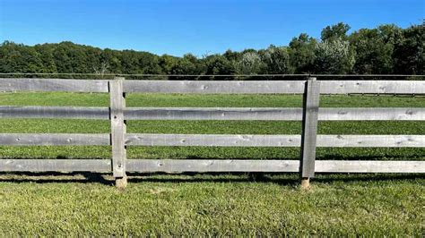 Wood Farm Fence Ideas and Designs