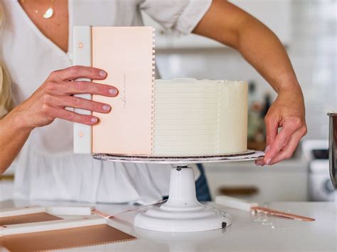 6 Cake Decorating Tips for Beginners - Cake by Courtney