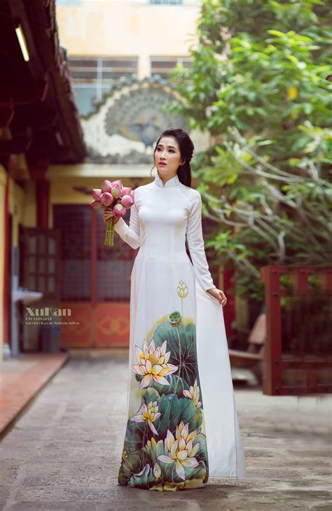 Vietnamese Traditional Dress, Vietnamese Dress, Traditional Dresses ...