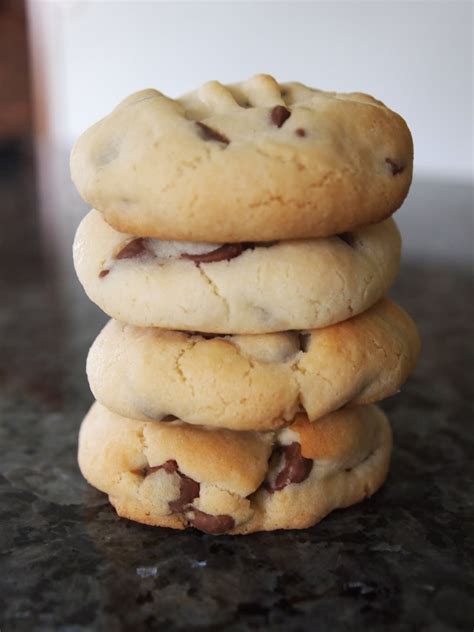 Confessions of a Bake-a-holic: Two of the best - choc-chip biscuits