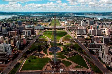 BRASILIA, CIUDAD DE LA ARQUITECTURA MODERNA ~ ABRAHAM CABABIE