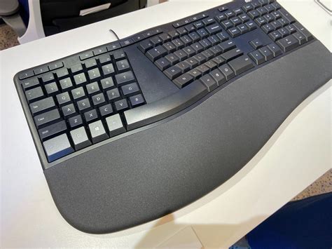 Microsoft Ergonomic Mouse and Ergonomic Keyboard available for pre ...