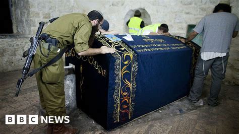 Palestinians attack biblical figure Joseph's tomb in West Bank