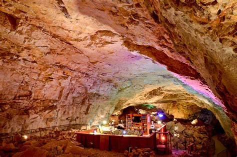 You Must See the Unbelievable Grand Canyon Caverns Room