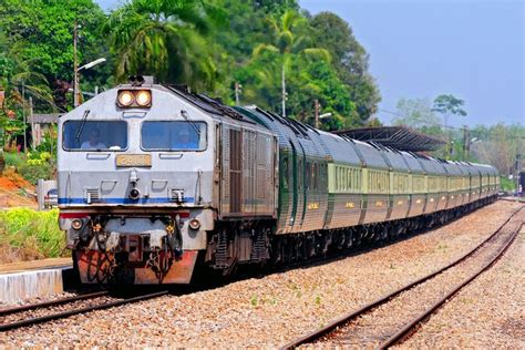 KTMB 24 101 / Segamat Station | Langkawi, Krabi, Train journey