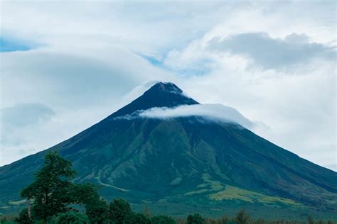 Majestic Mayon Volcano - Albay | Meat and Travel