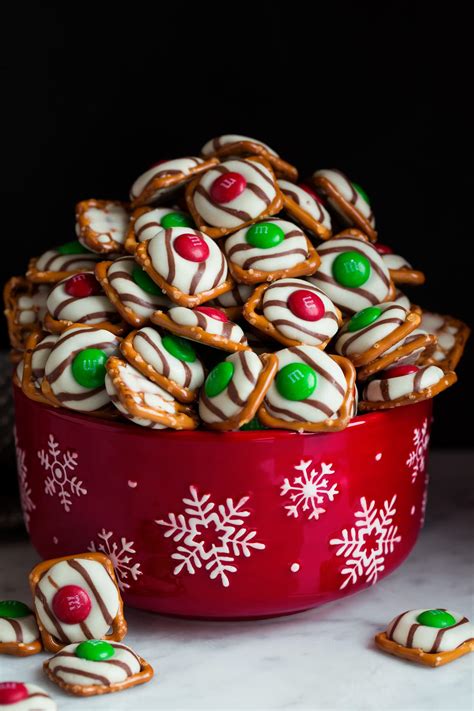 Pretzel M&M Hugs {Christmas Style} - Cooking Classy