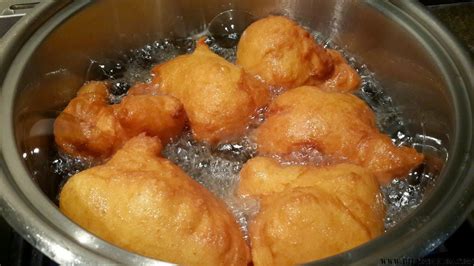 vetkoek | African food, South african recipes, Recipes