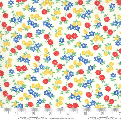 30s Playtime Floral Cotton Quilt Fabric by the Yard 33593 18 | Etsy