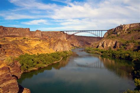 Perrine Bridge over Snake River. Perrine Bridge crosses the Snake River ...